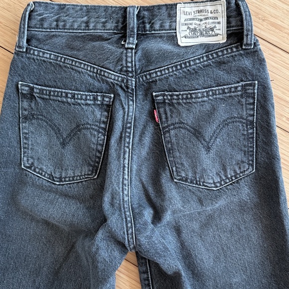 Levi’s rib cage black denim jeans, size 24 - Picture 4 of 4